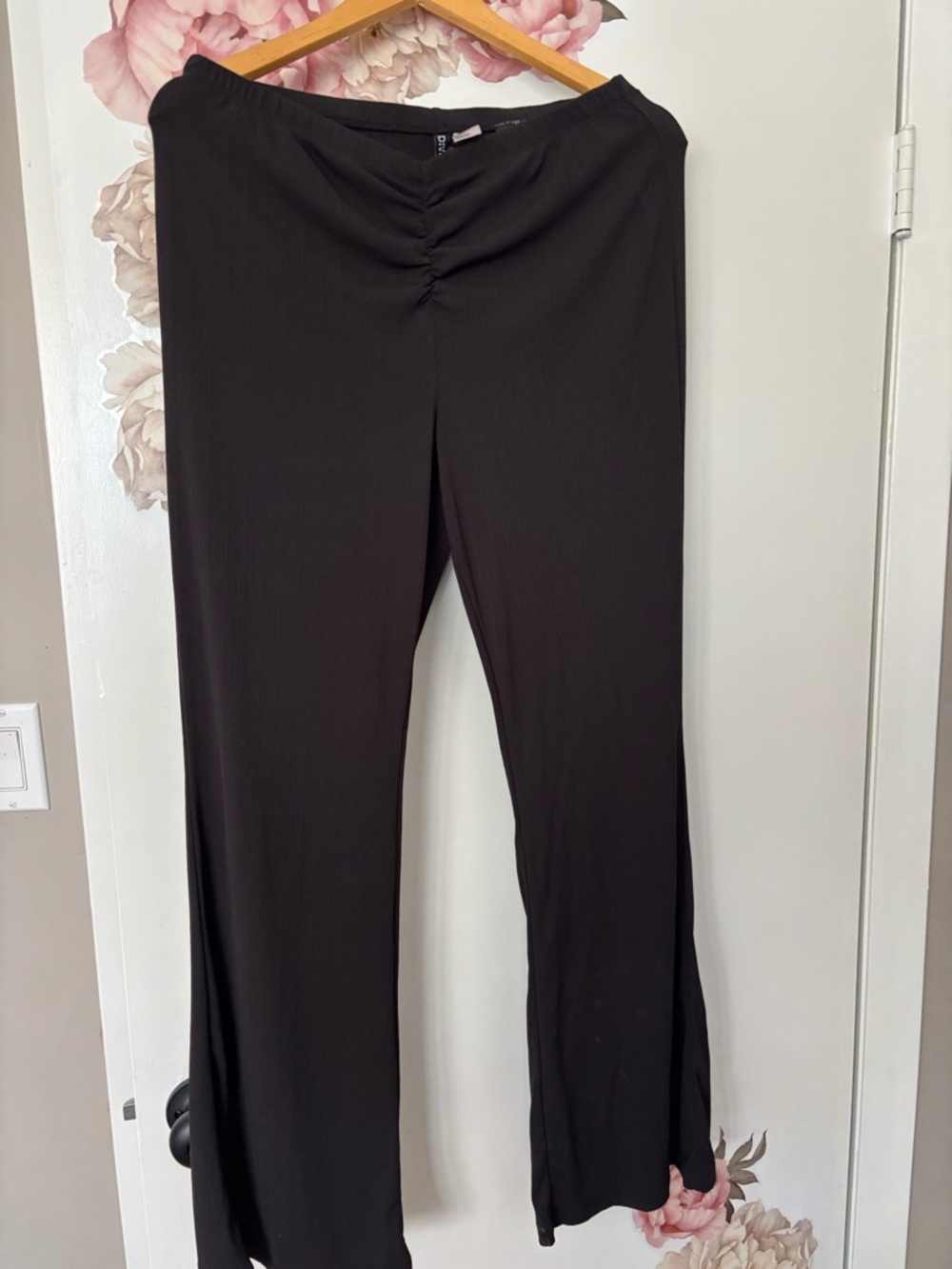 Women’s Black Wide-Leg Pants
